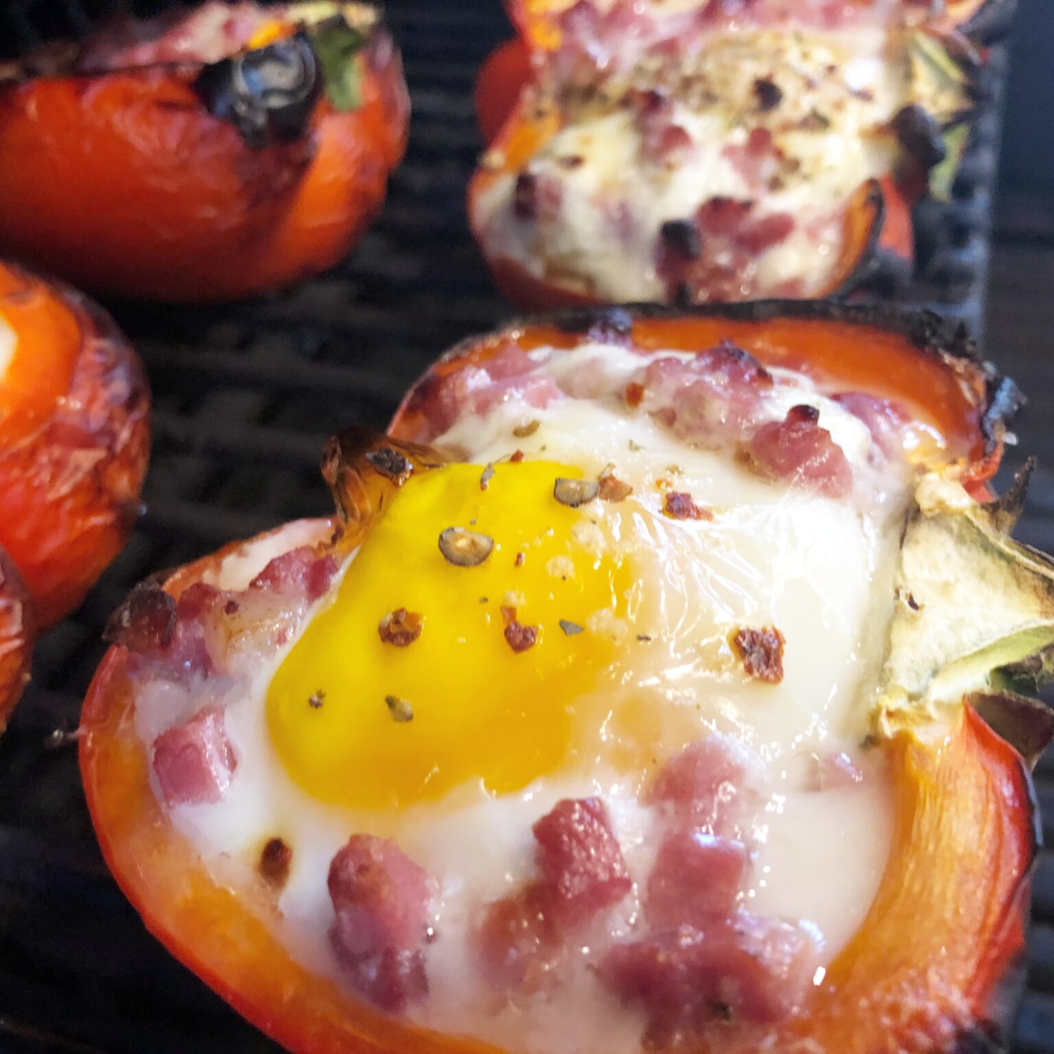 Klaus grillt » gefüllte Paprika mit Ei